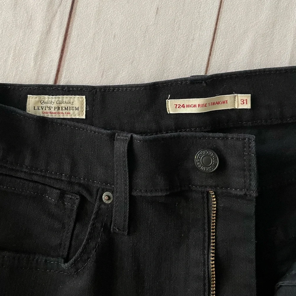 Levi’s Premium 724 High Rise Slim Straight Jeans Women’s 31 Black Stretch Chic - Picture 12 of 15